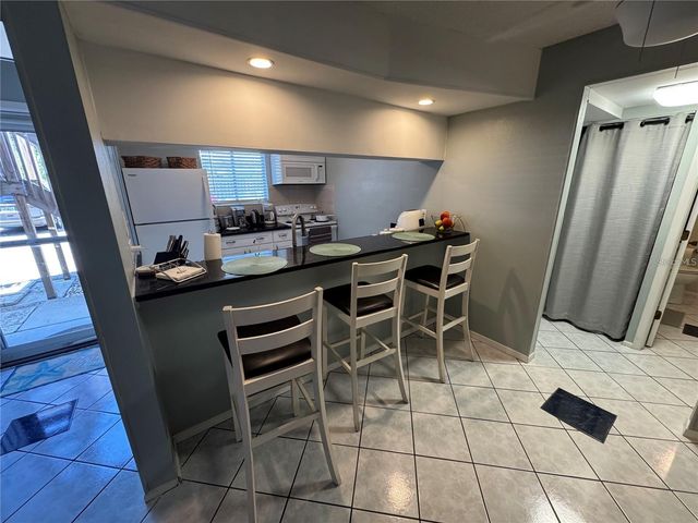 111 AIRPORT AVENUE W 107, Venice, FL 34285
