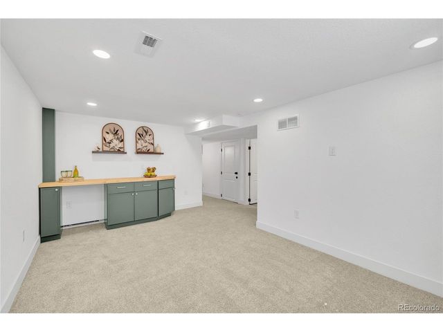 8273 Ammons Cir, Arvada, CO 80005