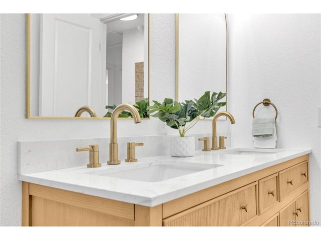 8273 Ammons Cir, Arvada, CO 80005