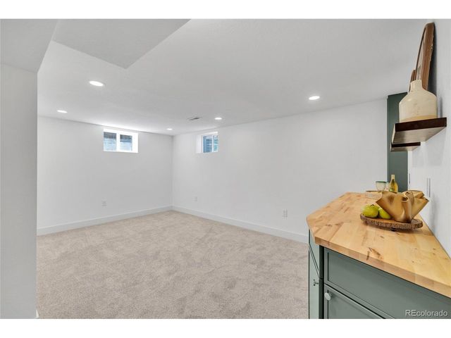 8273 Ammons Cir, Arvada, CO 80005