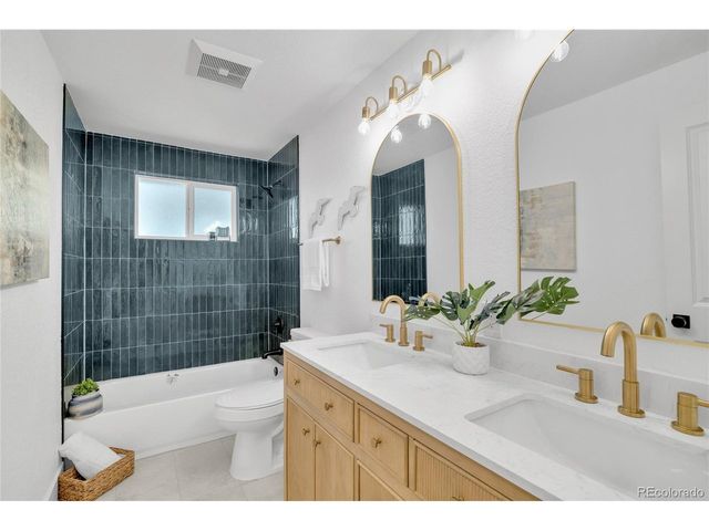 8273 Ammons Cir, Arvada, CO 80005