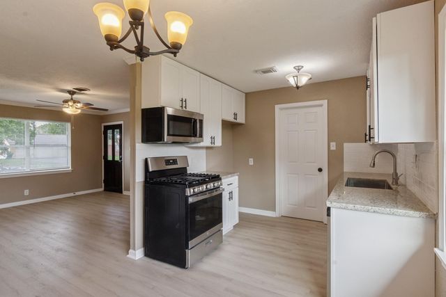 3518 Thornwood Drive, Pasadena, TX 77503