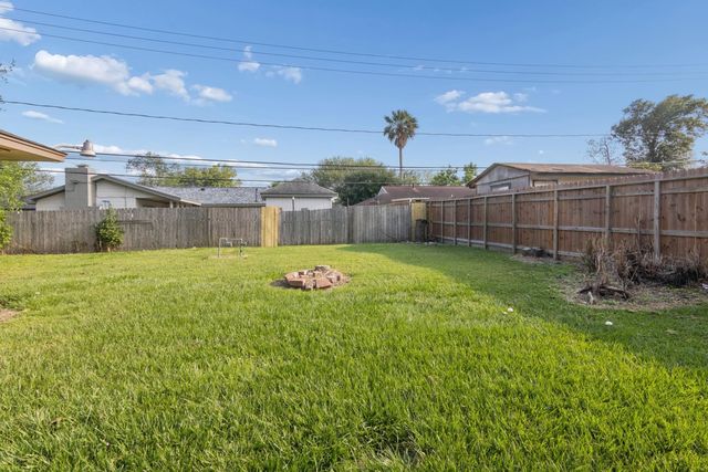 3518 Thornwood Drive, Pasadena, TX 77503