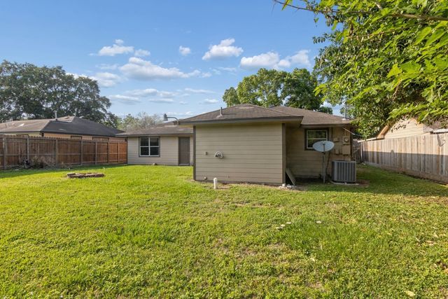 3518 Thornwood Drive, Pasadena, TX 77503