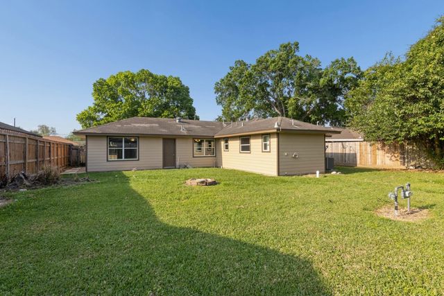 3518 Thornwood Drive, Pasadena, TX 77503
