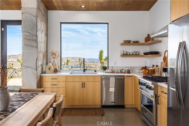 6738 Saddleback, Joshua Tree, CA 92252