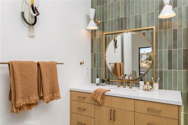 6738 Saddleback, Joshua Tree, CA 92252