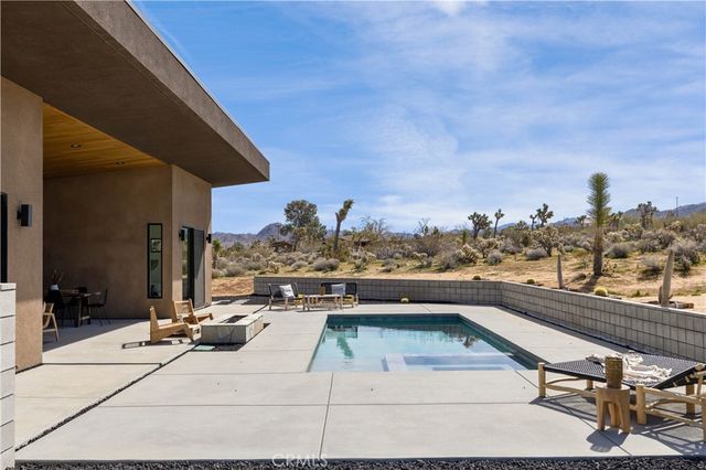 6738 Saddleback, Joshua Tree, CA 92252