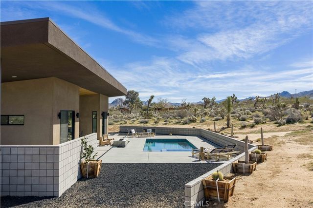 6738 Saddleback, Joshua Tree, CA 92252
