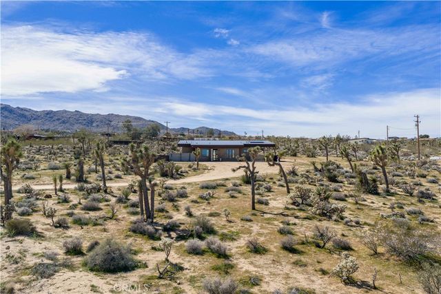 6738 Saddleback, Joshua Tree, CA 92252