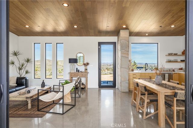 6738 Saddleback, Joshua Tree, CA 92252