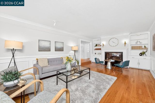 2201 Loch Ln, Walnut Creek, CA 94598