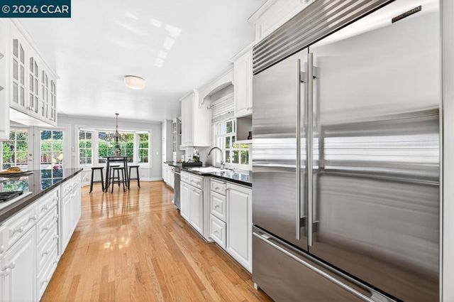 2201 Loch Ln, Walnut Creek, CA 94598