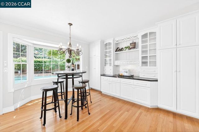 2201 Loch Ln, Walnut Creek, CA 94598