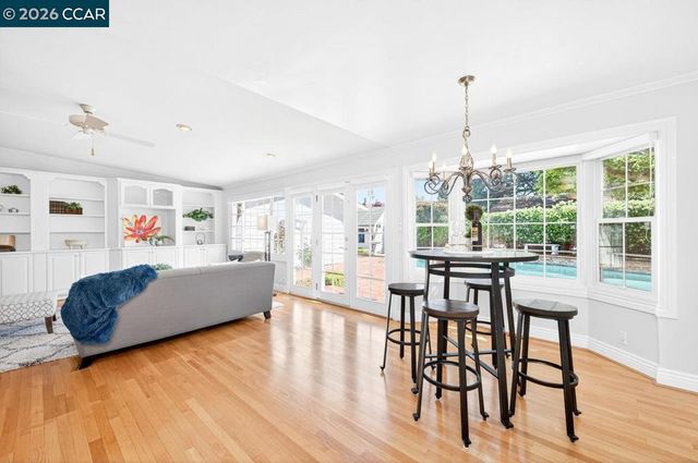 2201 Loch Ln, Walnut Creek, CA 94598