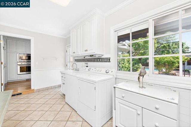 2201 Loch Ln, Walnut Creek, CA 94598