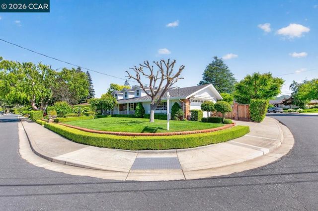 2201 Loch Ln, Walnut Creek, CA 94598