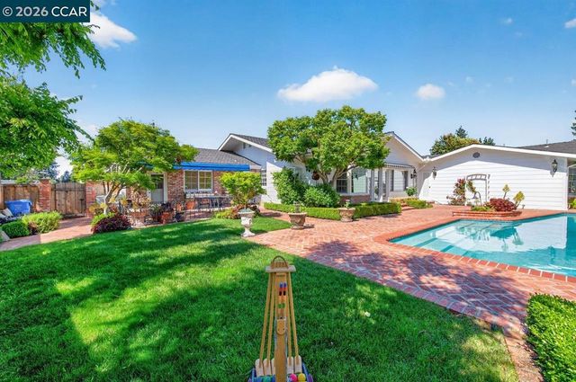 2201 Loch Ln, Walnut Creek, CA 94598