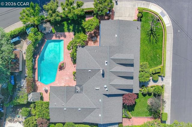 2201 Loch Ln, Walnut Creek, CA 94598