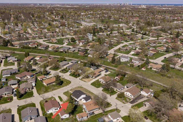 5605 W Bottsford AVENUE, Milwaukee, WI 53220