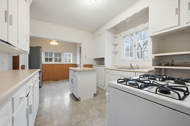 1092 Sims Avenue, Saint Paul, MN 55106