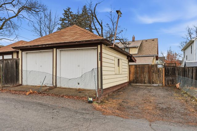 1092 Sims Avenue, Saint Paul, MN 55106