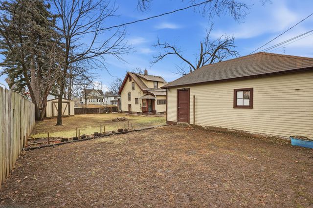 1092 Sims Avenue, Saint Paul, MN 55106