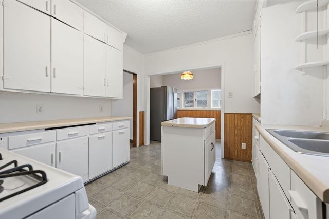 1092 Sims Avenue, Saint Paul, MN 55106