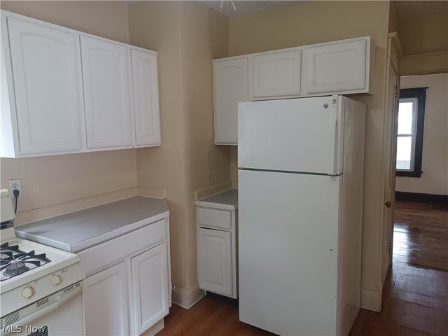 50 N Hazelwood Avenue, Youngstown, OH 44509