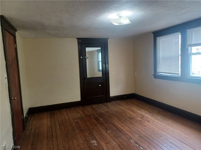 50 N Hazelwood Avenue, Youngstown, OH 44509