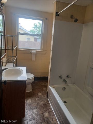 50 N Hazelwood Avenue, Youngstown, OH 44509