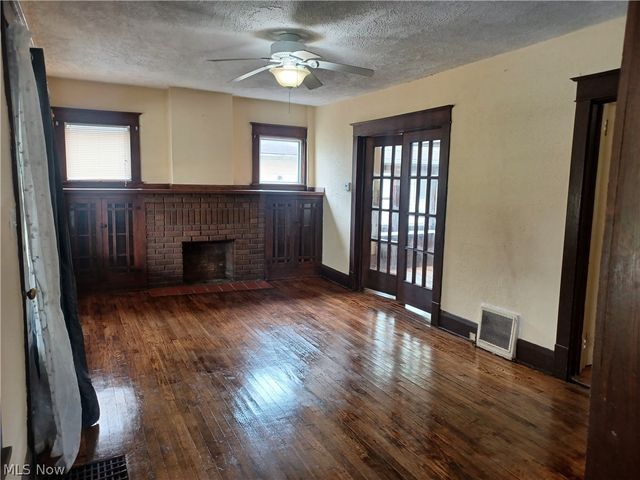 50 N Hazelwood Avenue, Youngstown, OH 44509