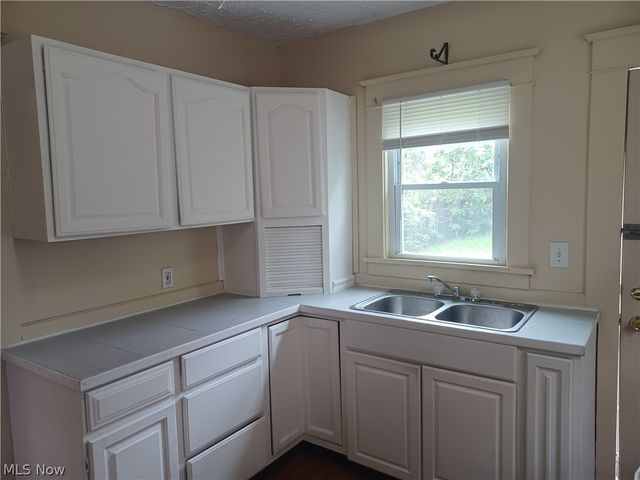 50 N Hazelwood Avenue, Youngstown, OH 44509