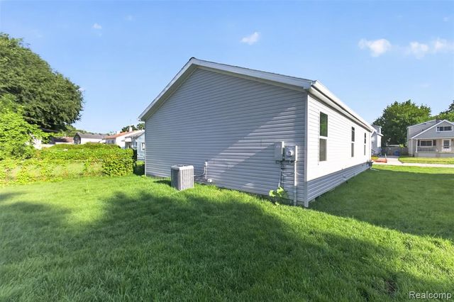 11076 Maxwell Avenue, Warren, MI 48089