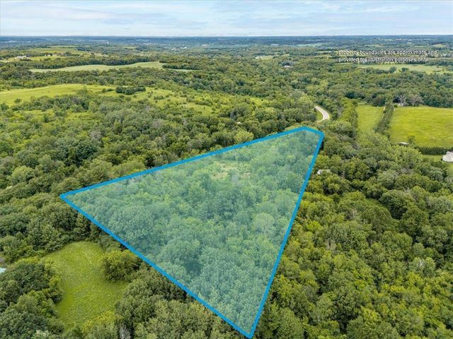 N7372 County Road O, River Falls, WI 54022