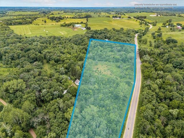 N7372 County Road O, River Falls, WI 54022