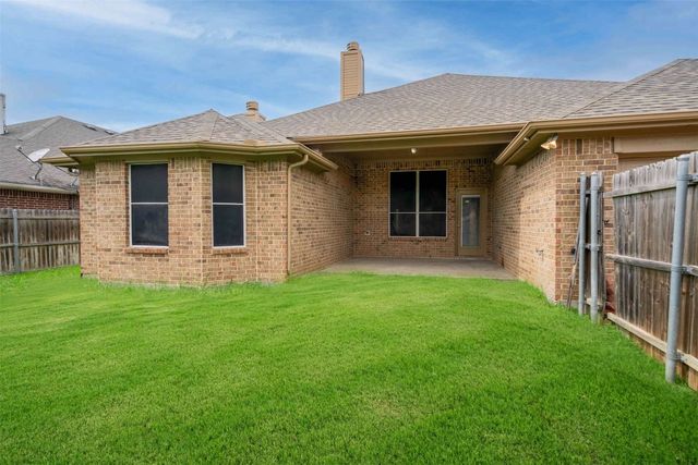 908 Trinity Drive, Lancaster, TX 75146