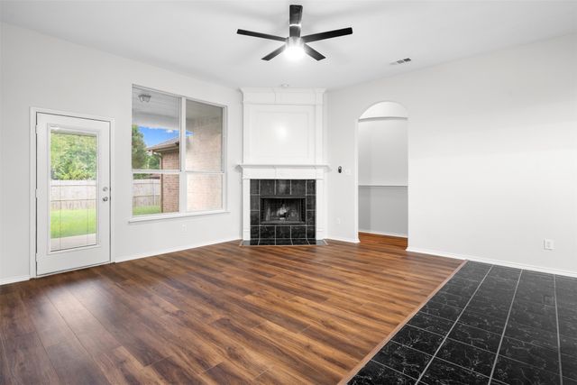 908 Trinity Drive, Lancaster, TX 75146