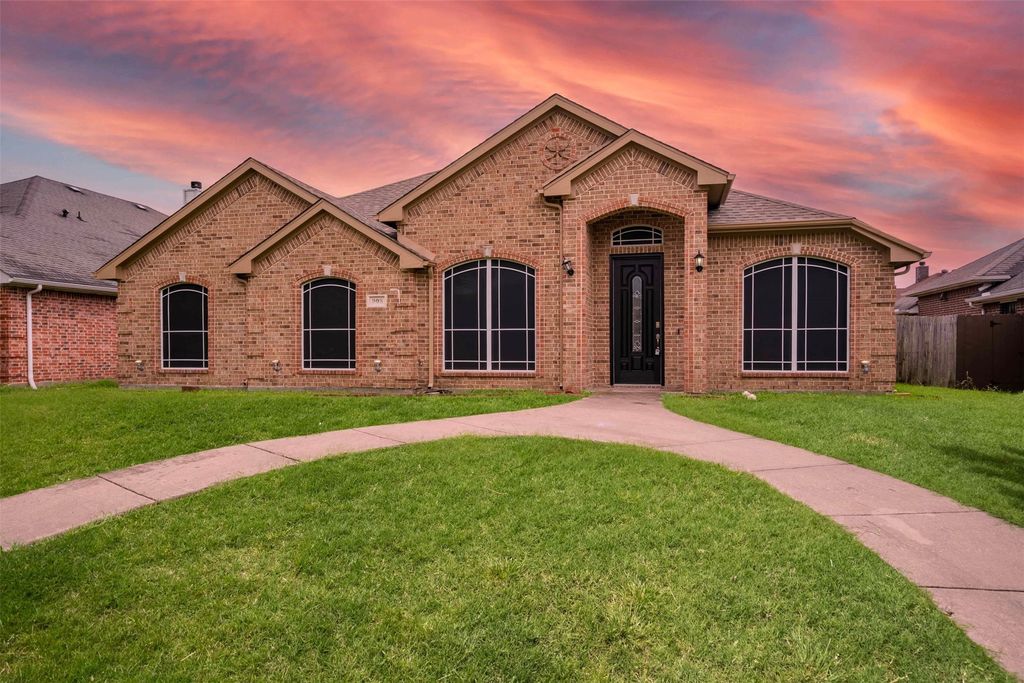908 Trinity Drive, Lancaster, TX 75146