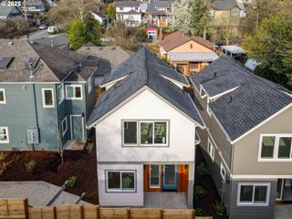 1123 Se Rhone St B, Portland, OR 97202