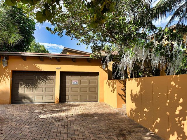 4200 N Surf Road, Hollywood, FL 33019