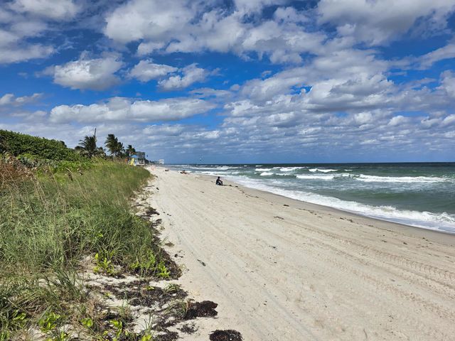 4200 N Surf Road, Hollywood, FL 33019