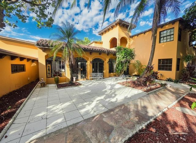 4200 N Surf Road, Hollywood, FL 33019