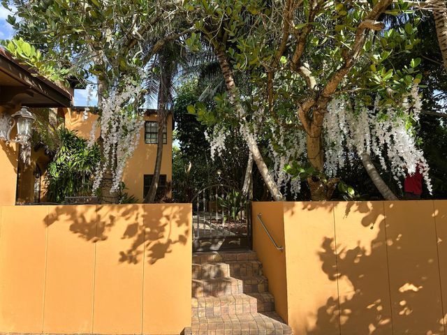 4200 N Surf Road, Hollywood, FL 33019