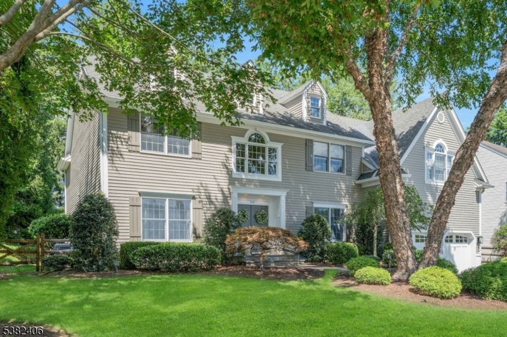 319 Megan Ct, Wyckoff Twp., NJ 07481