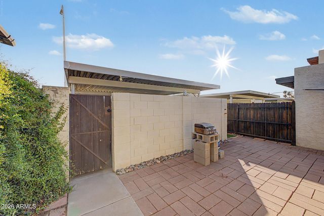 2321 W VINEYARD Road, Tempe, AZ 85282