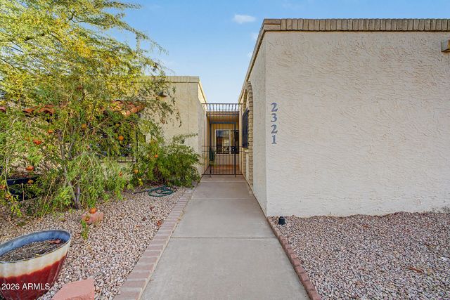 2321 W VINEYARD Road, Tempe, AZ 85282