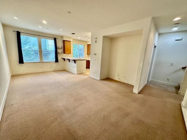 1620 D St, Sacramento, CA 95814