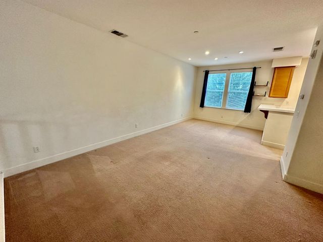 1620 D St, Sacramento, CA 95814