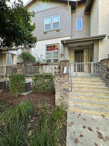 1620 D St, Sacramento, CA 95814